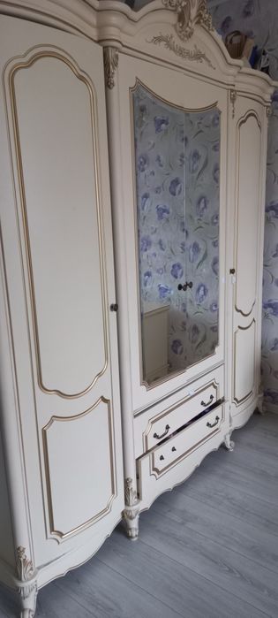 Продам спальный гарнитур Изабелла