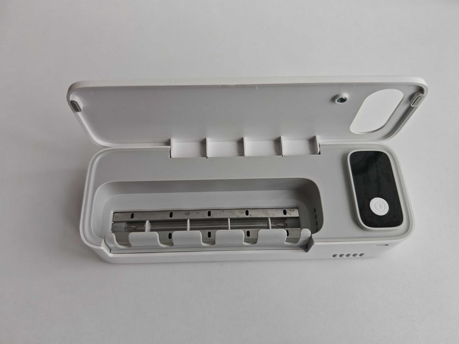 Преносима UV кутия за стерилизация на четки за зъби