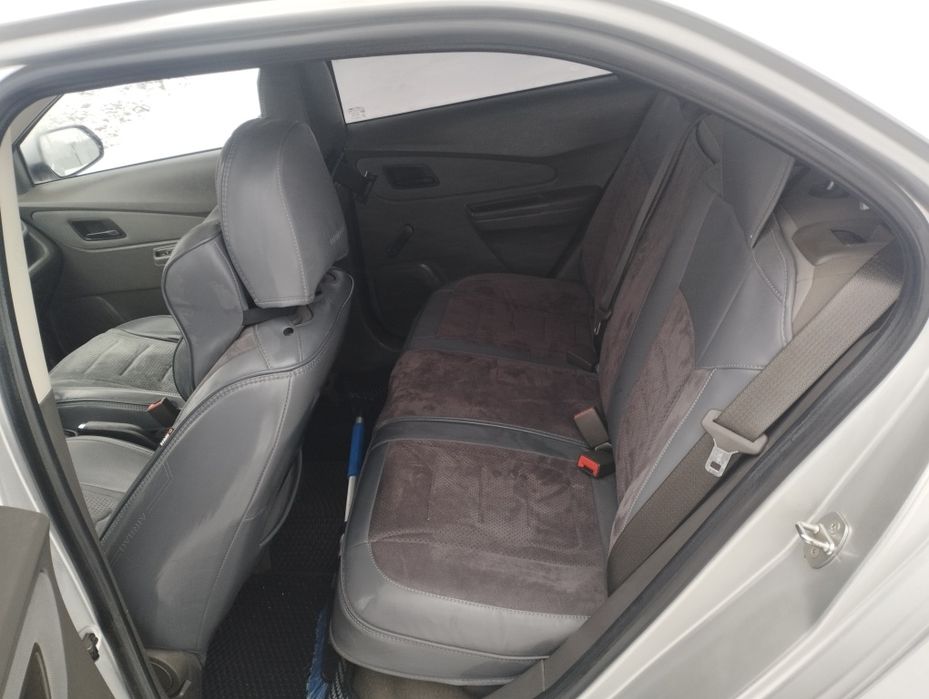 Продам машину Шевроле кобальт