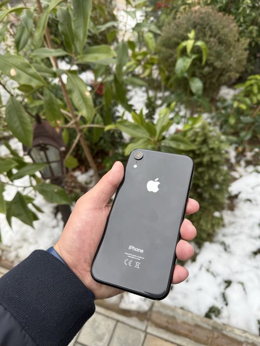 Iphone xr ayfon xr 64gb qora sotiladi tel ideal aybi yo face ishlidi