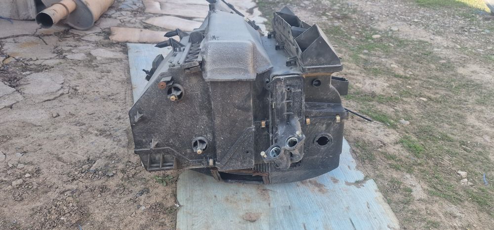 Продам корпус перепечки на "мерседес" вито 638.