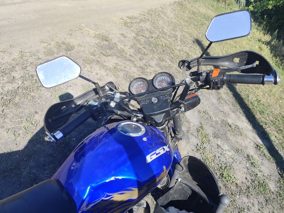 Мотоцикл GSX200 Suzuki