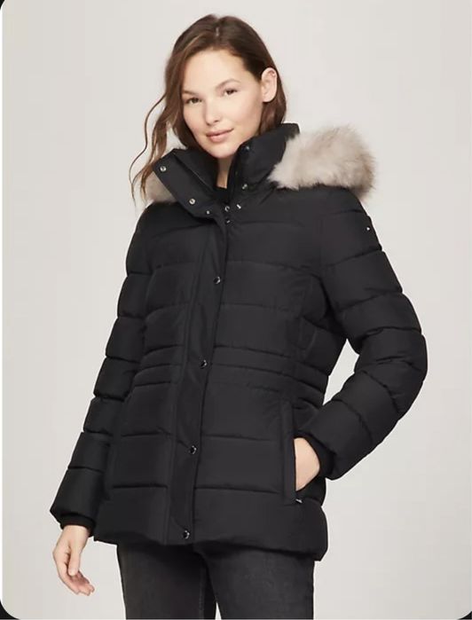 Зимняя куртка с капюшоном