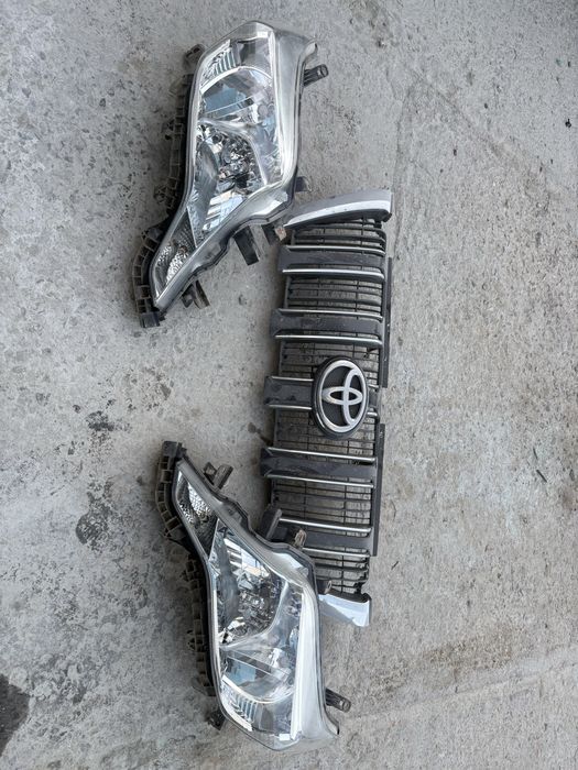 Фар Toyota Prado 15
