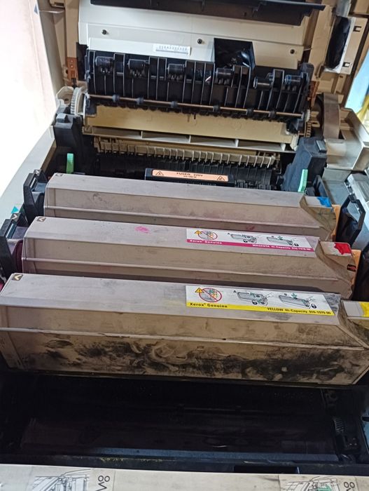 Продавам принтер формат А3