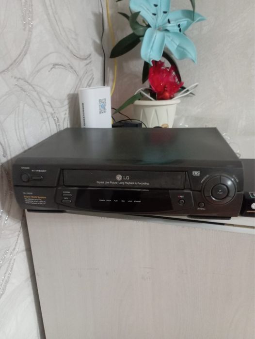 Видеомагнитафон.