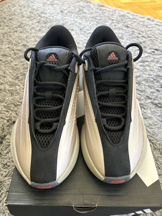 ADIDAS  Infinity