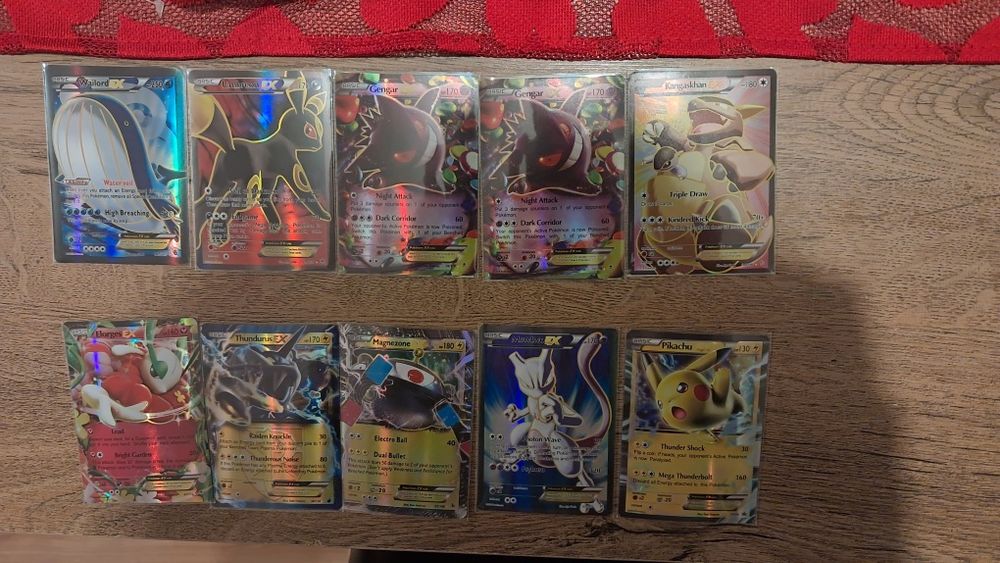 Pokemon Evolutions карти със протектори и пакети чисто нови