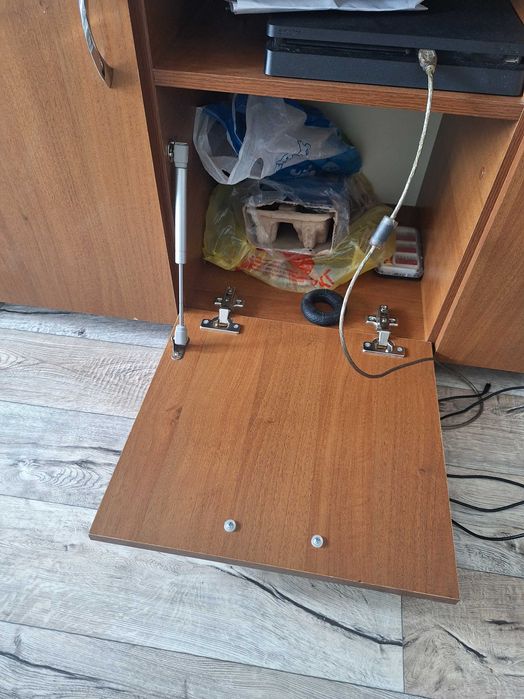 Срочно продам тумбочку