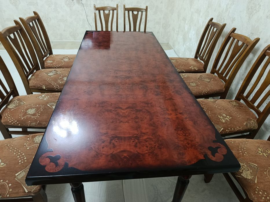 Stol va 12ta stul(yong'oqdan qilingan stullar)