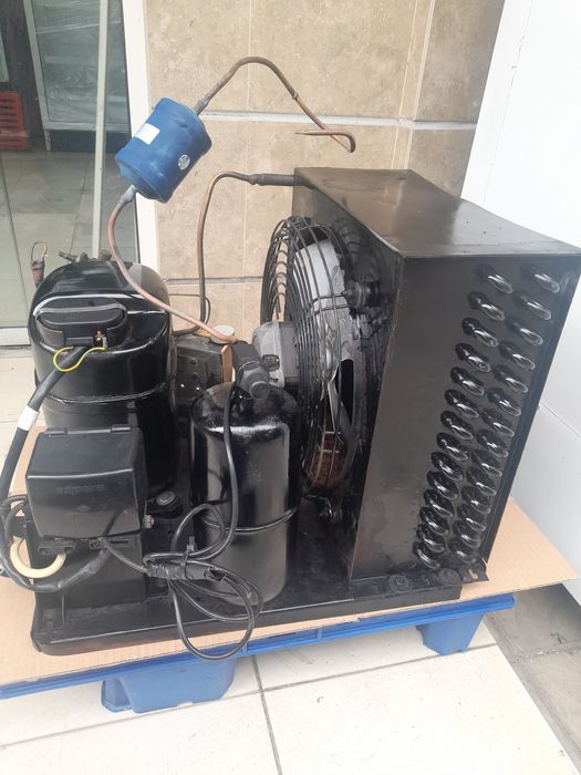 Хладилна витрина