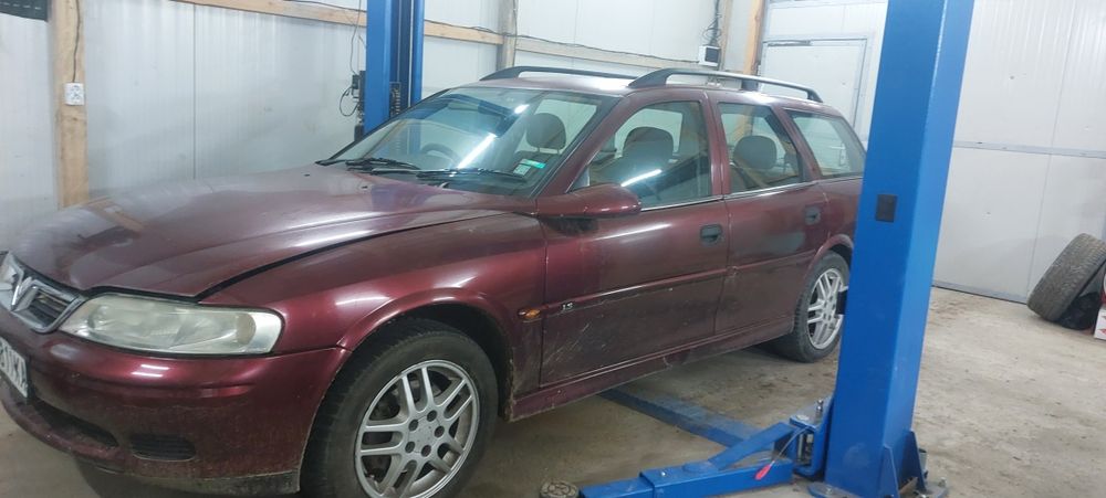 Opel vectra  1.8 116к.с