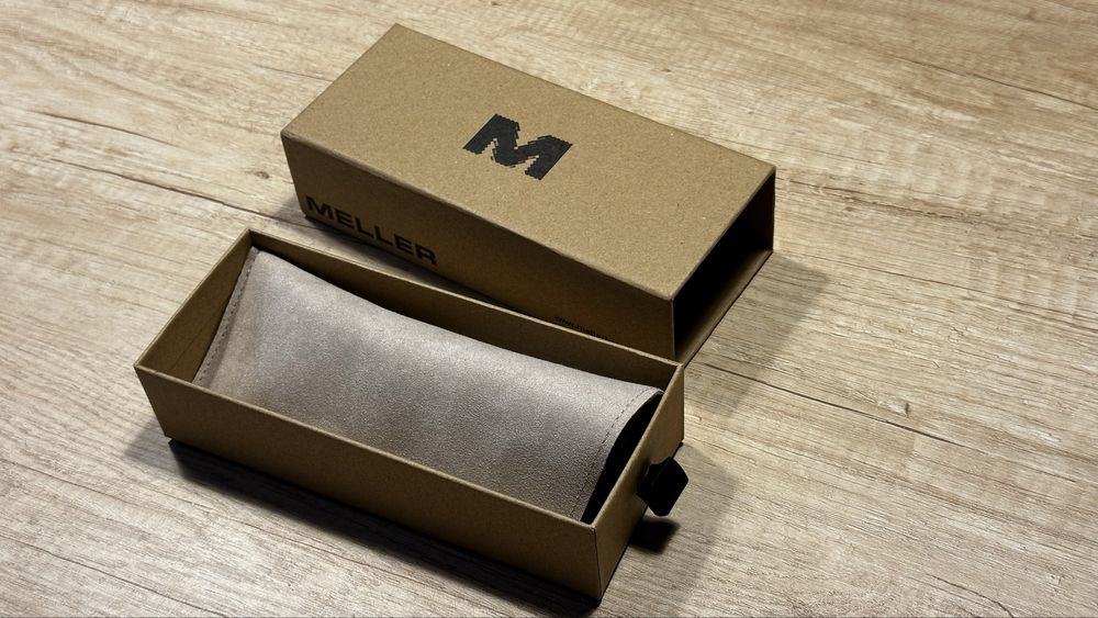 Солнцезащитные очки.