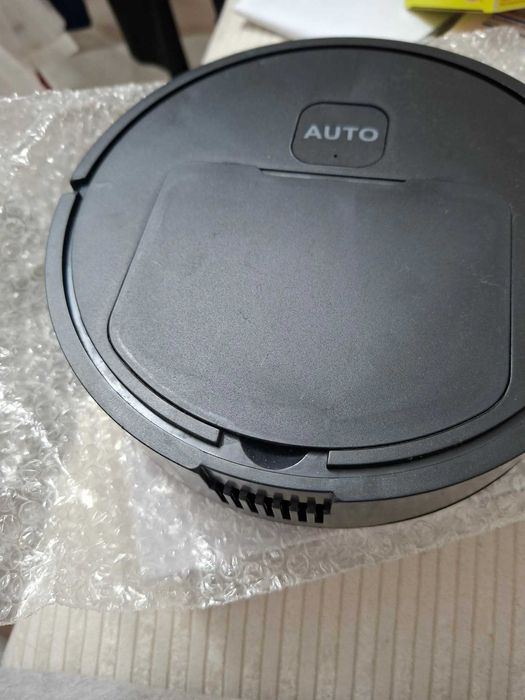 робот прахосмукачка нова