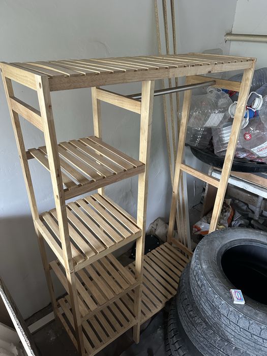 Шкаф вешалка с полками