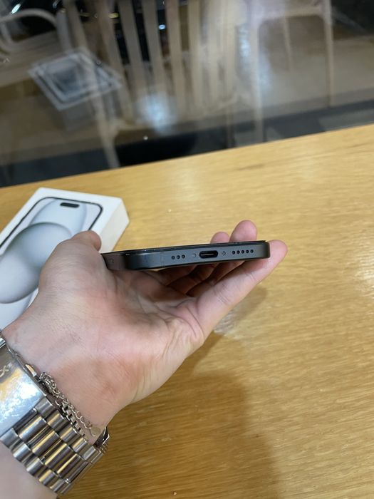 Продам айфон 15 100%