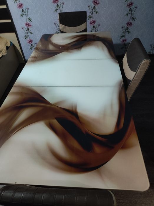 Продам кухонный стол