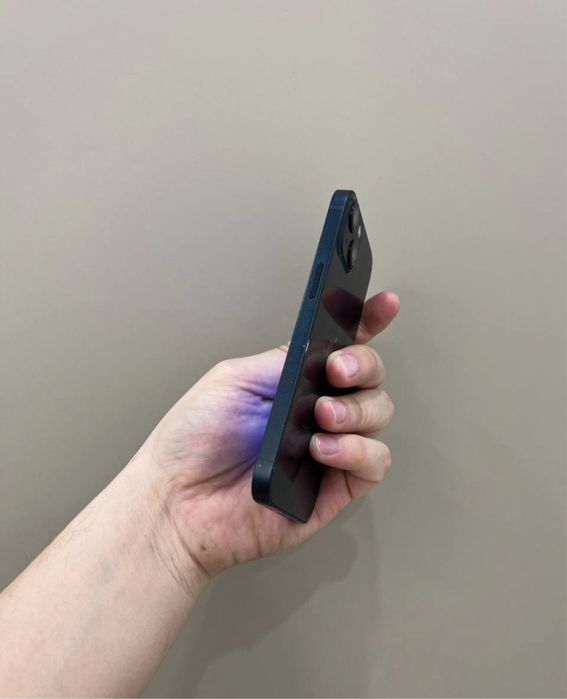 Продам Айфон 13 128gb 75%
