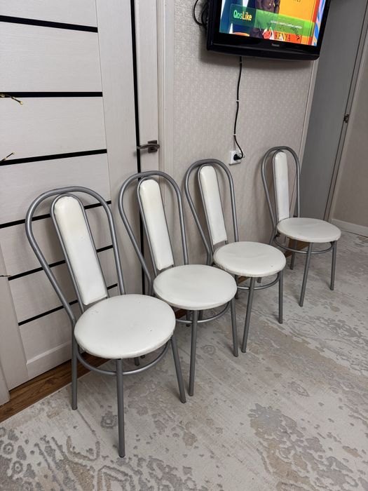 Продам стулья для кухни