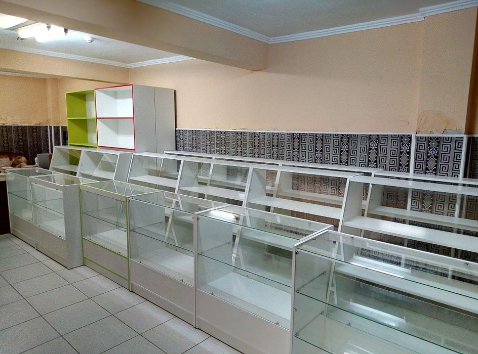 Продам витрины стеллажи полки