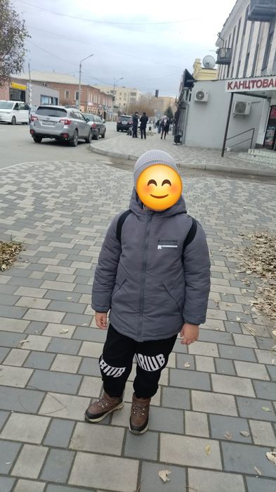 В хорошем состоянии. Не дорого продам школьные вещи на возраст 7-8лет.