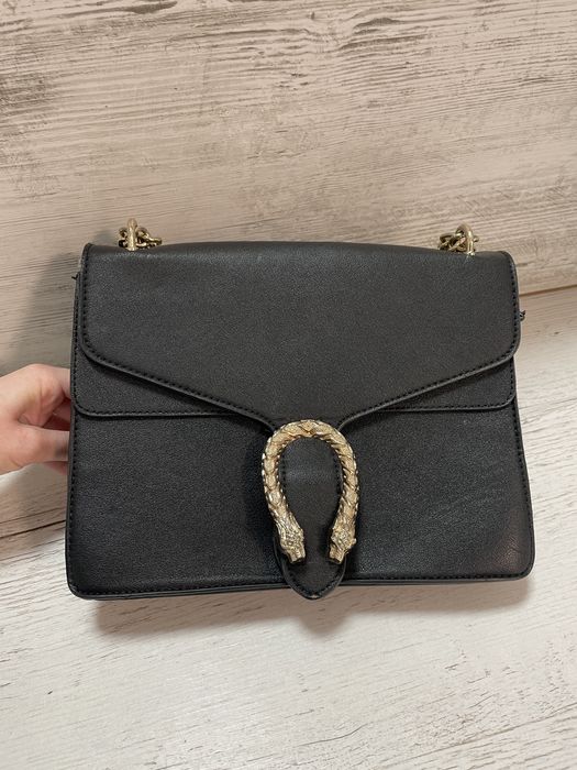 Дамска черна чанта