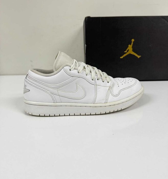 Nike Air Jordan 1 Low Triple White