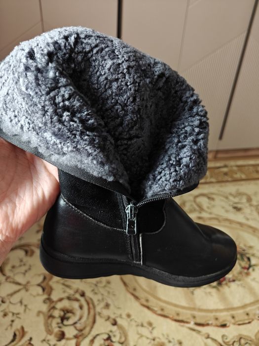 Продам детские сапоги