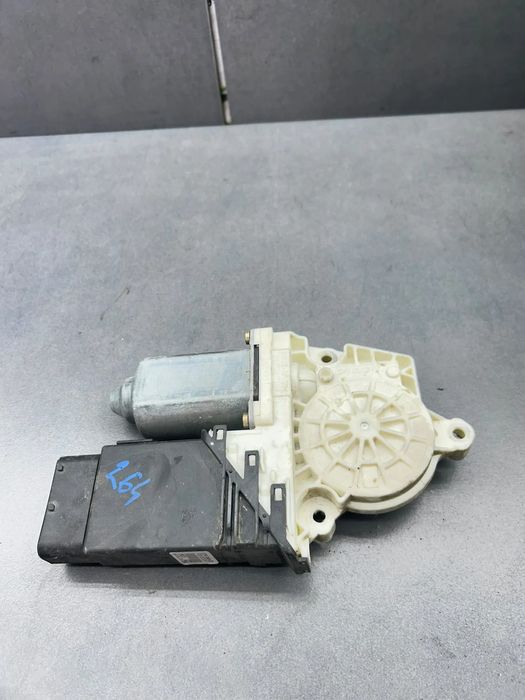 Motoras macara geam stanga fata 9776105404301 Seat Toledo 2002