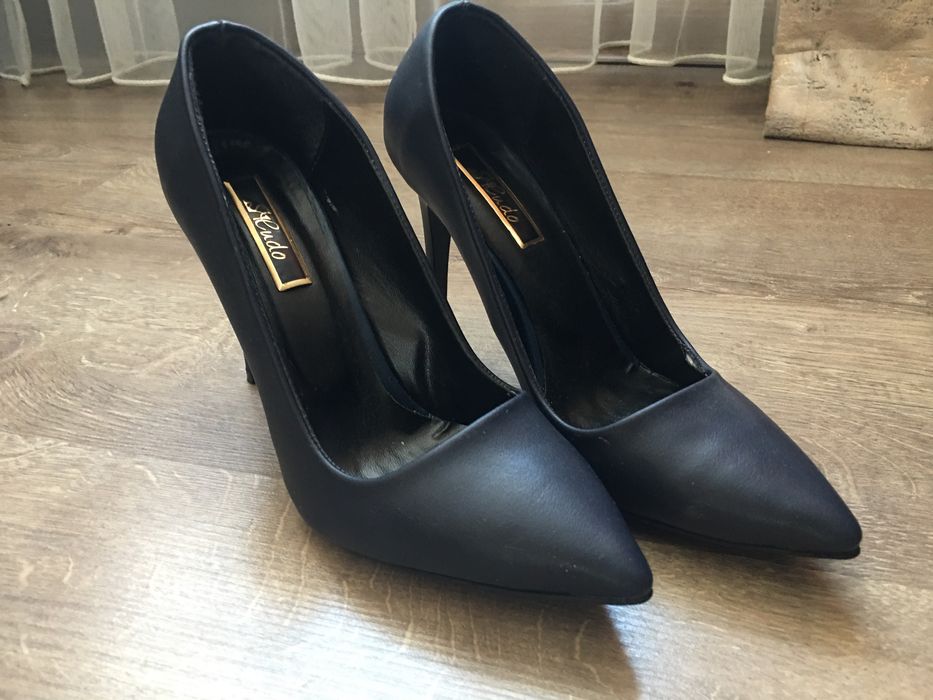 Женские туфли на высоком каблуке 7-8 см