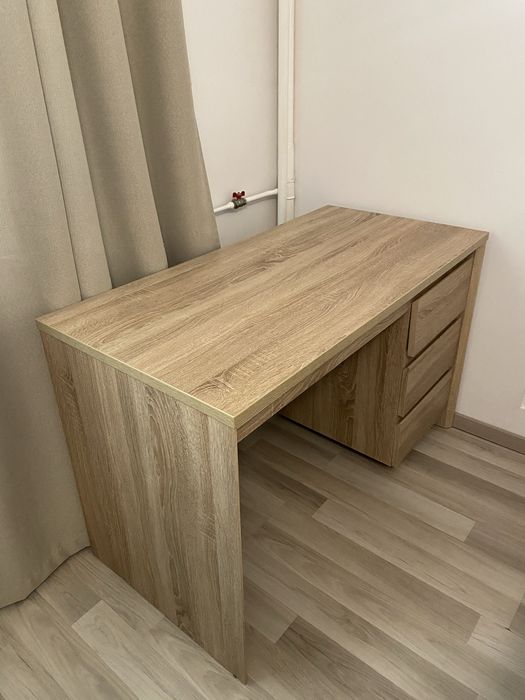 Birou facut la comanda