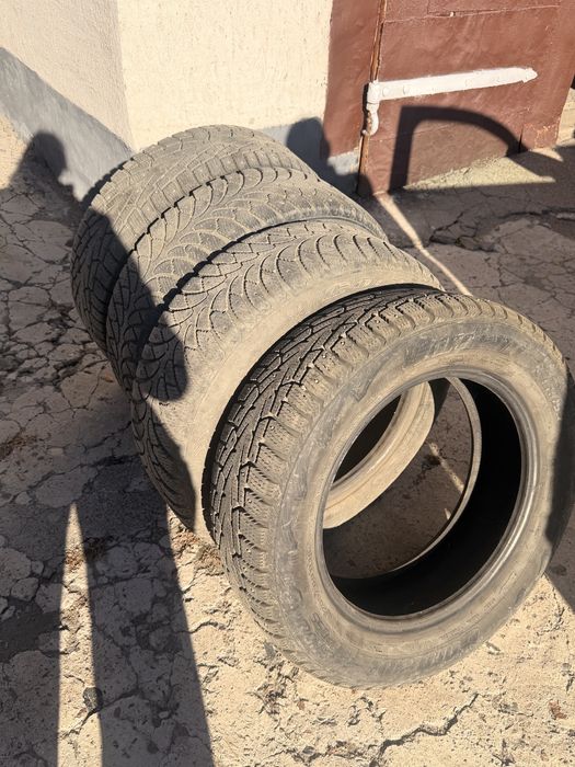Зимние шипованные шины 205/60 R16