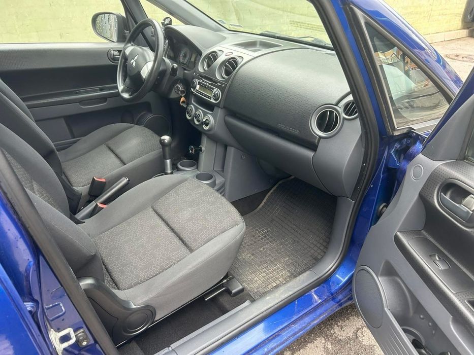 Mitsubishi Colt 2009