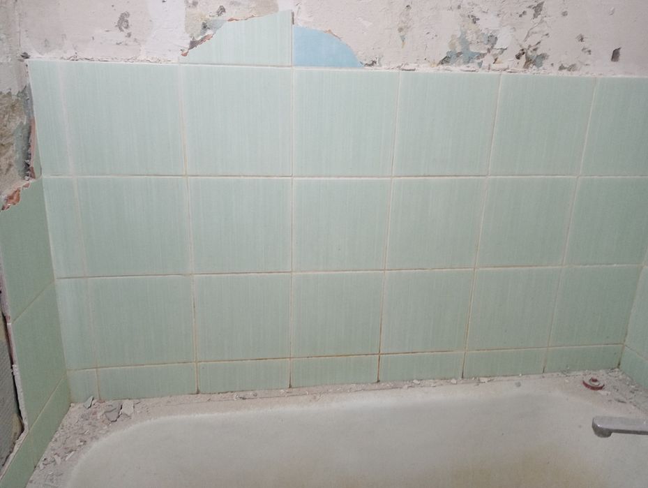 Отдам кафель даром