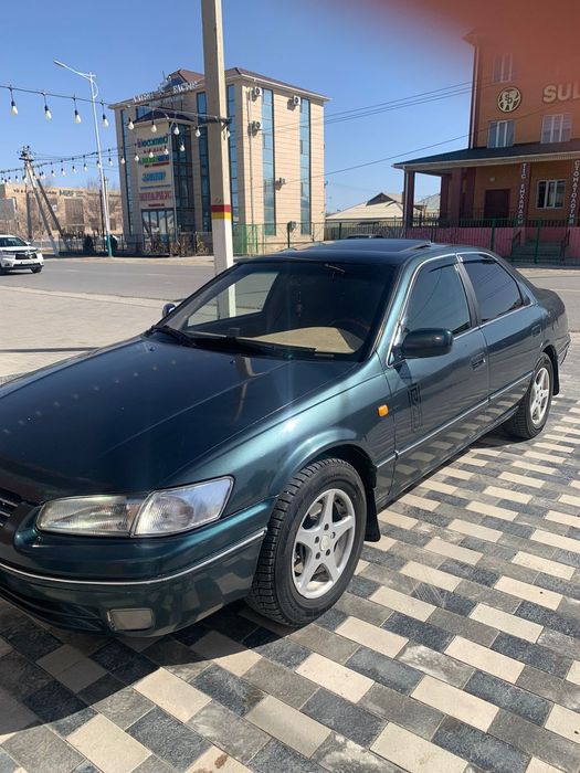 Камри сатылады. Бағасы жазылып тұр.