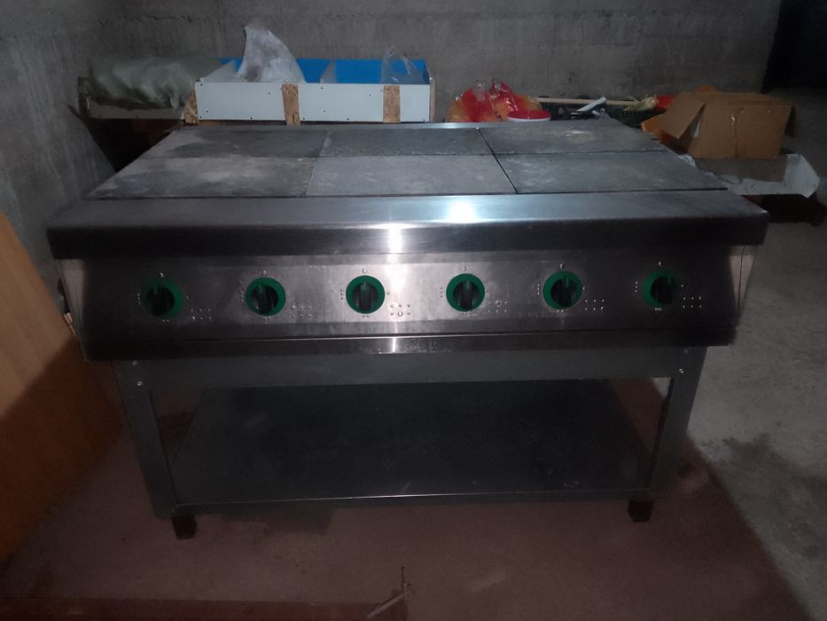 Продам для кухни технику пицца печь холодильник