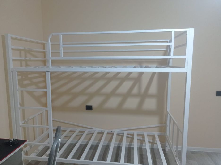 Двухярусная кровать