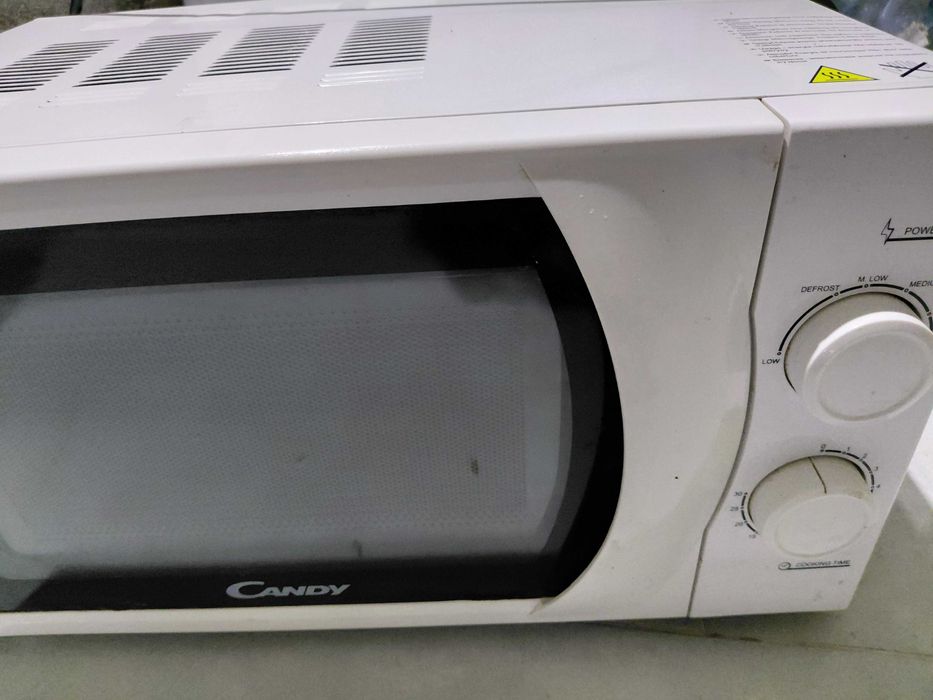 Vand cuptor cu microunde Candy