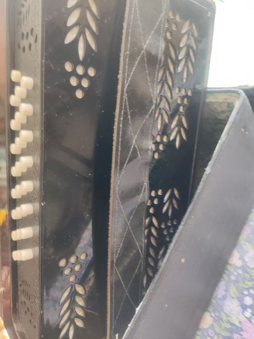 Продам гармонь Тулльская