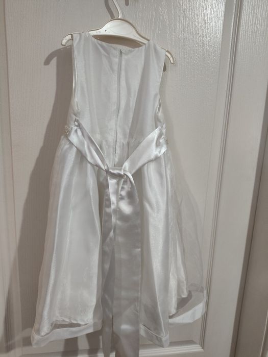 Нарядные платья для девочек.