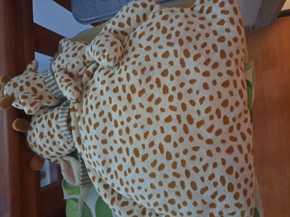 Vand o pernă pt copii