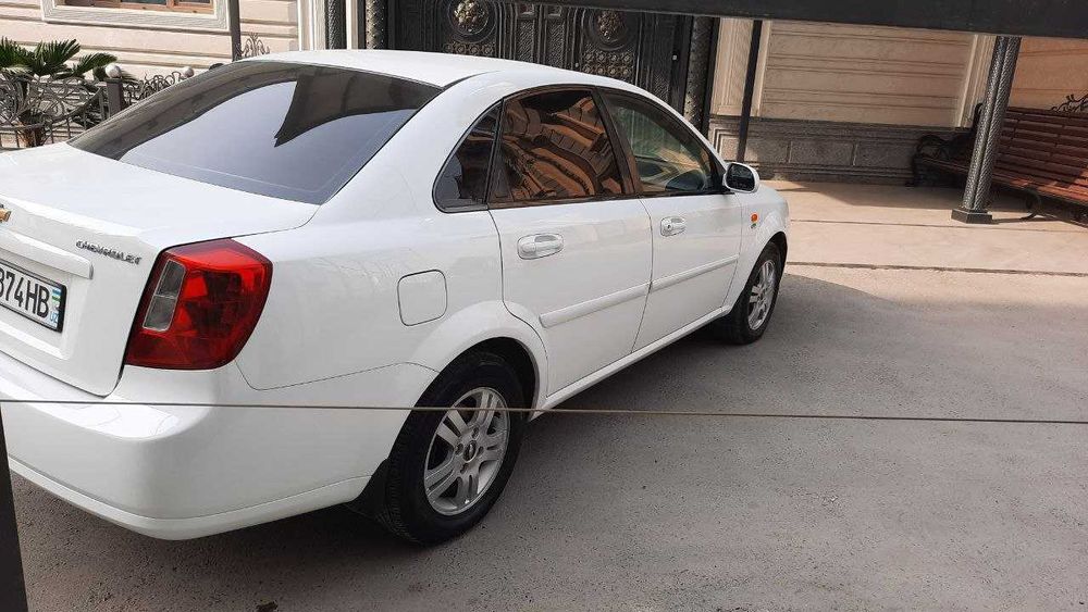 Lacetti 2013, 1,6 мотор, 3 позиция. Срочно продаю!!!