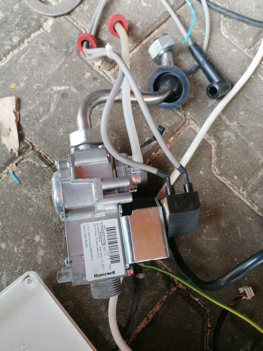 Desmembrez centrală termica motan 36 mkdens Vana gaz vana cu trei cai pompa apa centrala termica motan 36 mkdens