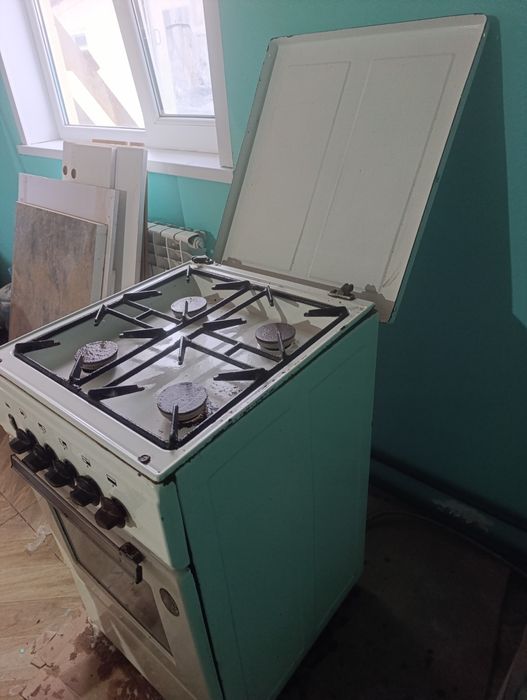 Продам газ плиту!