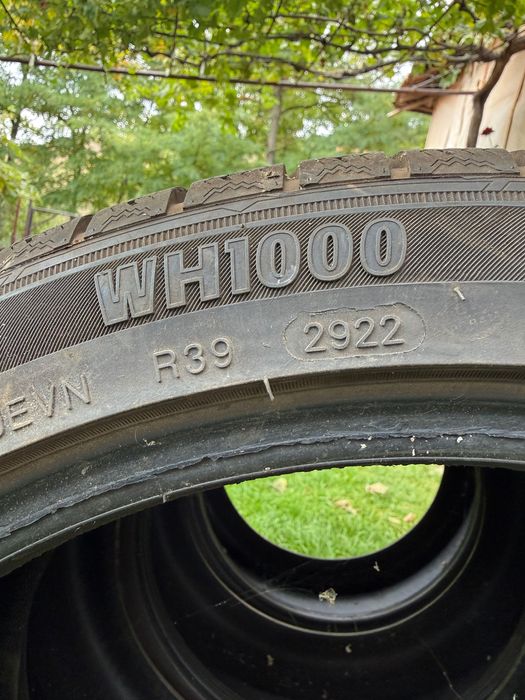 Гуми зимни 225/40/18