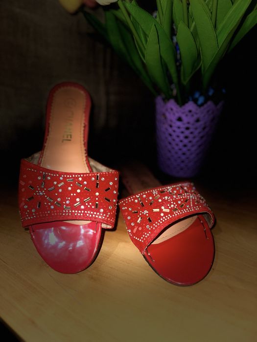 Шлепки Дубайские замшевые с камнями