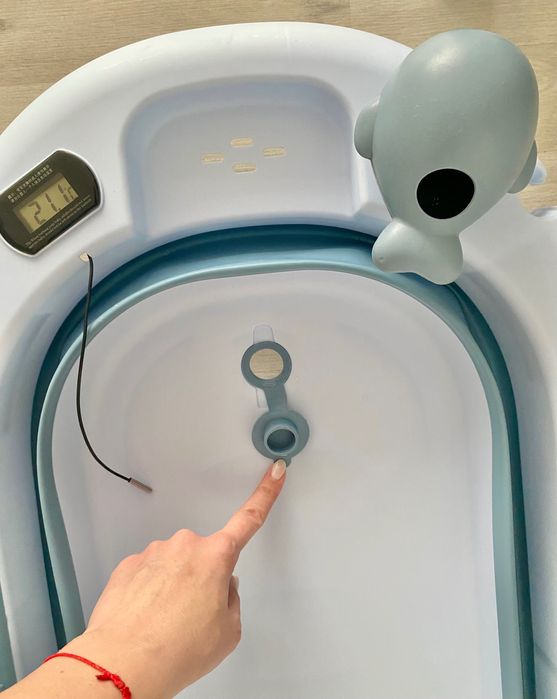 Използвана няколко пъти! Сгъваема бебешка ваничка с термометър