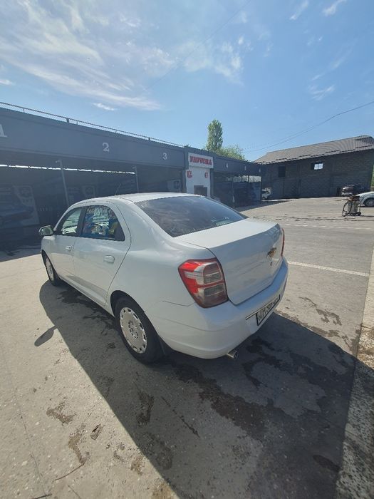 Cobalt avto sotiladi