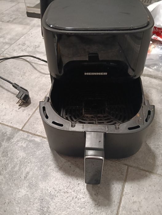 Air  Fryer Heinner in stare bună. La 70 lei.