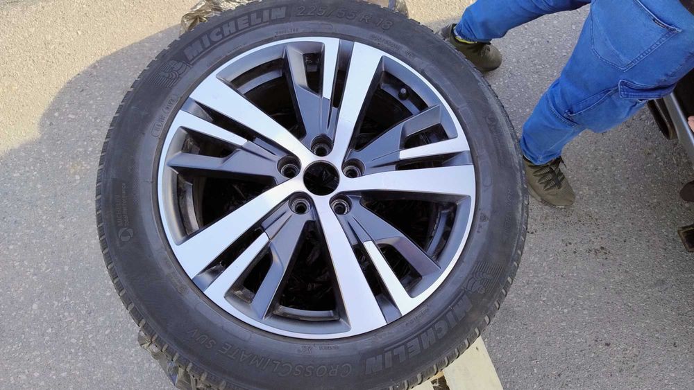 Джанти Peugeot и гуми 225/55 R18 всесезонни